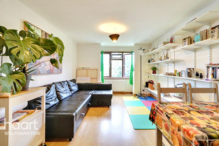 1 Bedroom Apartment For Sale In Teresa Mews, Walthamstow, E17