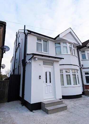 Studio To Rent In Stag Lane, Edgware, HA8