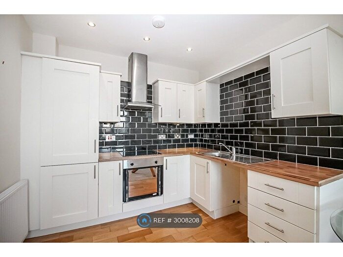 1 Bedroom Flat To Rent In Richardshaw Lane, Pudsey, LS28