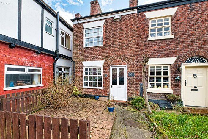 2 Bedroom End Of Terrace House For Sale In Runcorn Road, Moore, Warrington, WA4