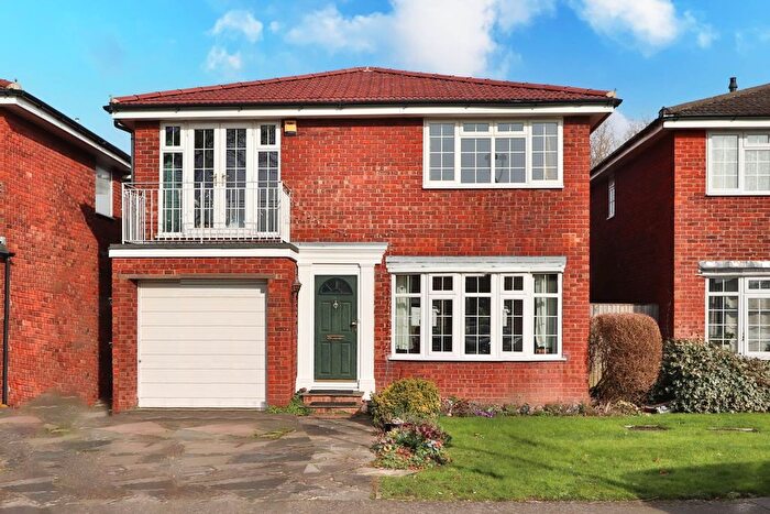 4 Bedroom Detached House To Rent In Maria Theresa Close, New Malden, KT3