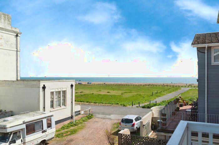 2 Bedroom Flat For Sale In Sea Front, Hayling Island, Hampshire, PO11