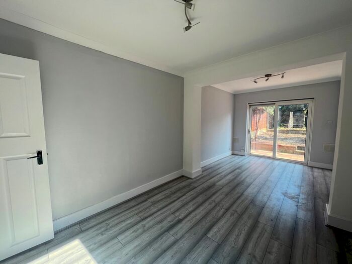 2 Bedroom Flat To Rent In Derby Road, Croydon, CR0