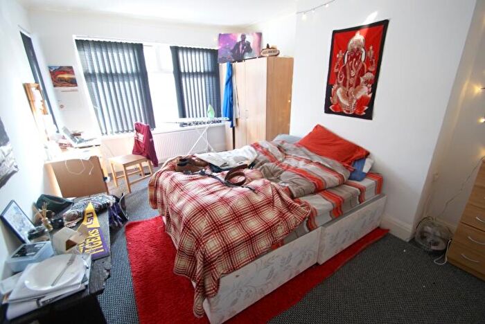 4 Bedroom Terraced House To Rent In Mayville Avenue, Hyde Park, Leeds, LS6