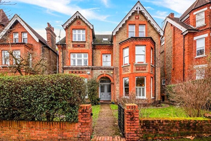 2 Bedroom Flat For Sale In Mowbray Road, London, SE19