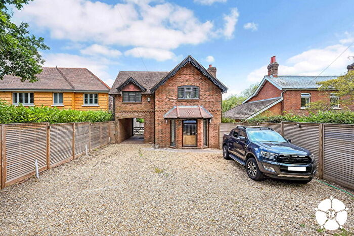 4 Bedroom Detached House For Sale In Calmore Road, Totton, SO40
