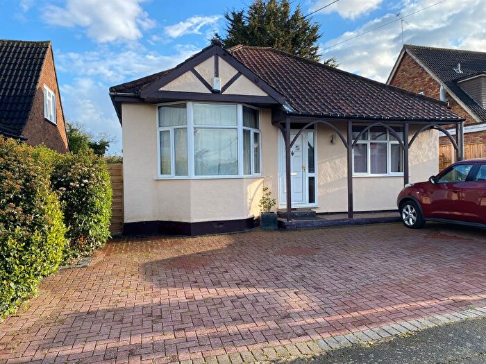 3 Bedroom Detached Bungalow For Sale In Tyler Avenue, Basildon, SS15
