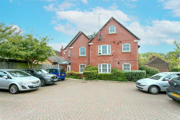 1 Bedroom Apartment To Rent In Featherbed Lane, Hemel Hempstead, HP3