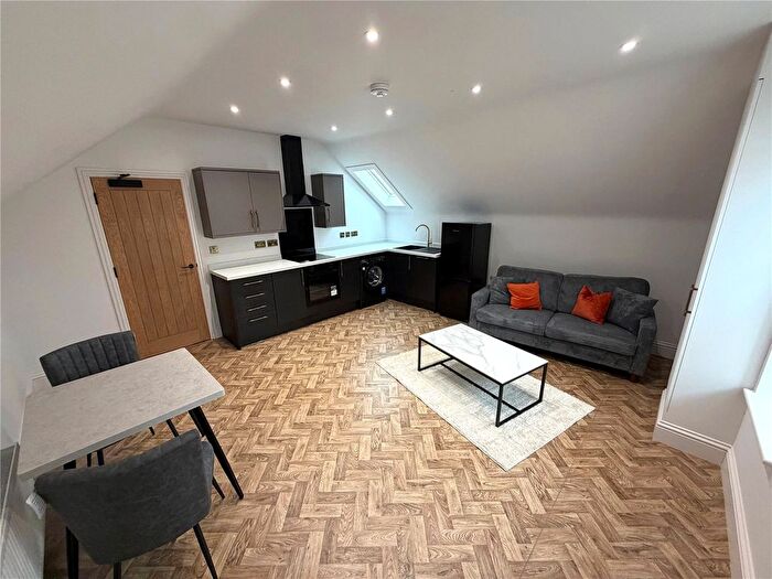 1 Bedroom Flat To Rent In Colwick Road, West Bridgford, Nottingham, Nottinghamshire, NG2