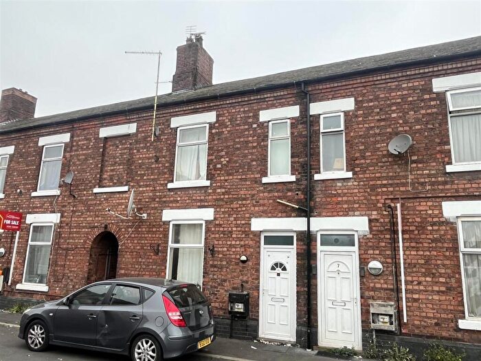 3 Bedroom Terraced House For Sale In Shobnall Road, Burton-On-Trent, DE14