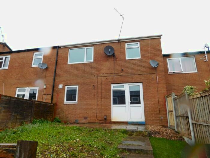 2 Bedroom Terraced House To Rent In Cottingley Approach, Beeston, Leeds, LS11