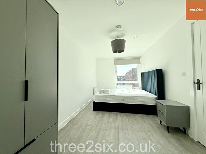 2 Bedroom Flat To Rent In Bradford Street, Digbeth, B12