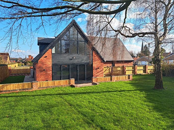 4 Bedroom Bungalow For Sale In Beecroft Avenue, Lichfield, WS13