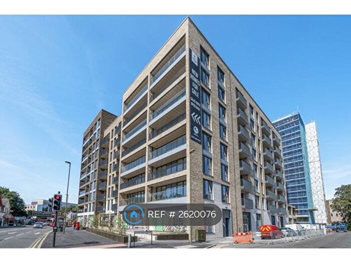 1 Bedroom Flat To Rent In Kempton House, Staines-Upon-Thames, TW18