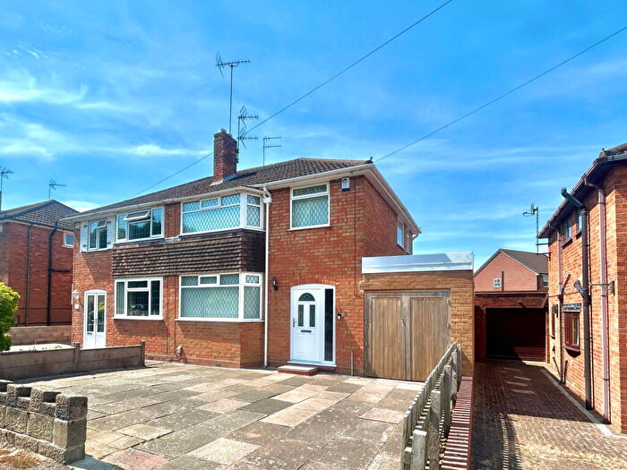 3 Bedroom Semi Detached House For Sale In Manor Drive, Lower Gornal, DY3