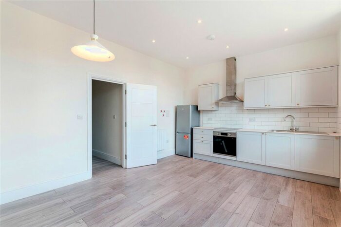 1 Bedroom Flat To Rent In Upper Tooting Road, London, SW17