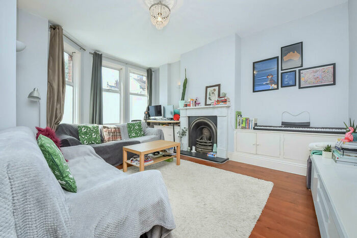 2 Bedroom Apartment To Rent In Rathcoole Gardens, Crouch End, London, N8