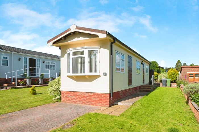 1 Bedroom Park Home For Sale In Wykeham Park, Alresford Road, Winchester, Hampshire, SO21