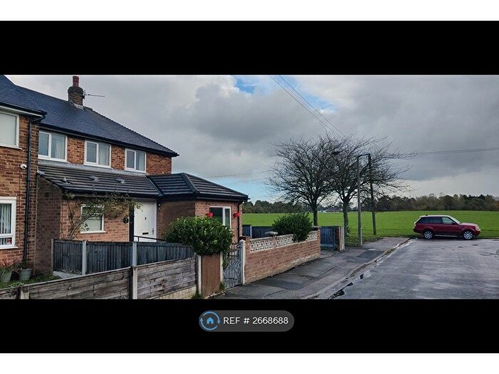 4 Bedroom End Of Terrace House To Rent In Norcross Place, Ashton-On-Ribble, Preston, PR2