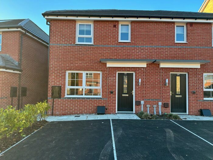 3 Bedroom End Of Terrace House To Rent In Tansy Road, Lancashire, PR3