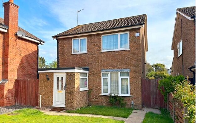 3 Bedroom Detached House For Sale In Maplefield, Park Street, St. Albans, AL2