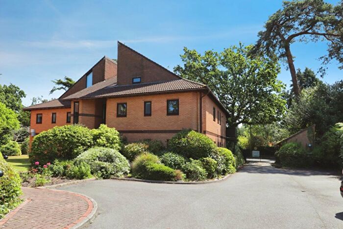 3 Bedroom Apartment For Sale In Oakwood Close, Bournemouth, BH9