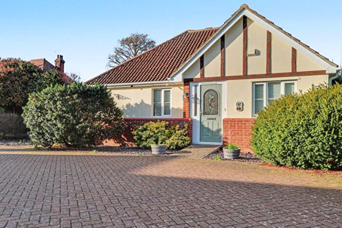 2 Bedroom Detached Bungalow For Sale In Hamstel Mews, Hamstel Road, Southend-on-Sea, SS2