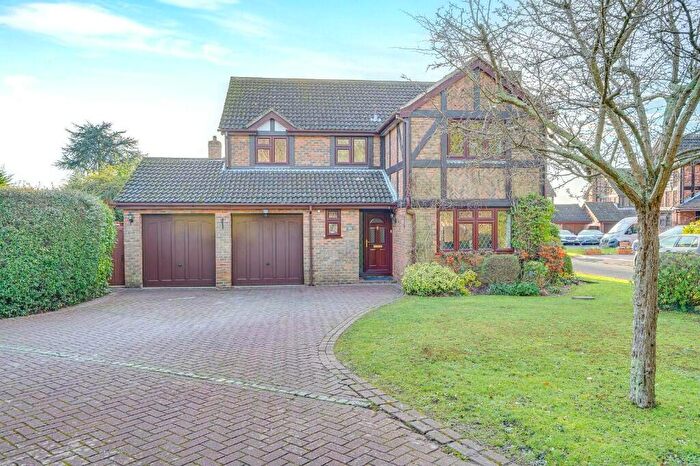 4 Bedroom Detached House For Sale In Hazel Grove, Locks Heath, Hampshire, SO31