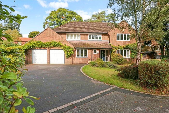 4 Bedroom Detached House For Sale In Pannells, Lower Bourne, Farnham, Surrey, GU10