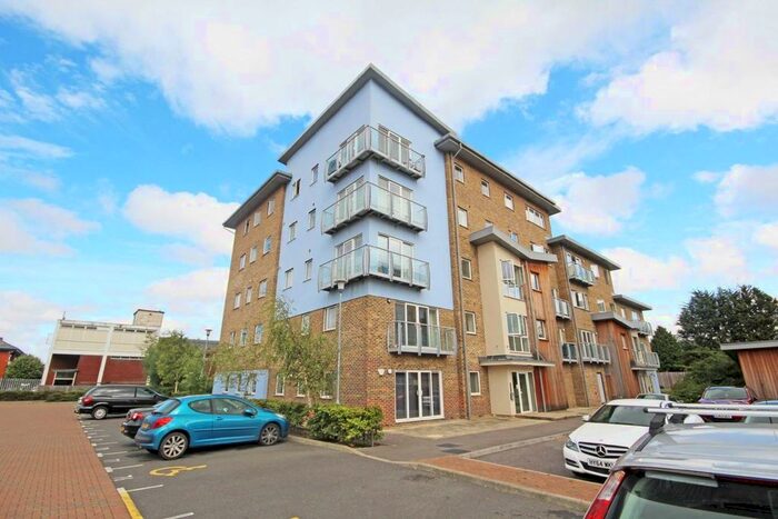 1 Bedroom Flat To Rent In Sundeala Close, Sunbury-On-Thames, TW16