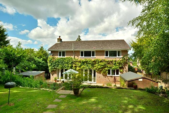 4 Bedroom Detached House For Sale In Heath Close, Colehill, Dorset, BH21
