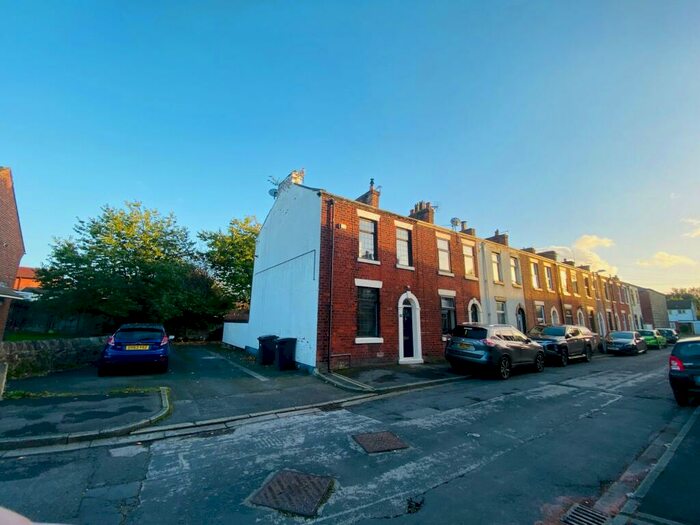 3 Bedroom End Of Terrace House To Rent In Bridge Street, Bamber Bridge, PR5