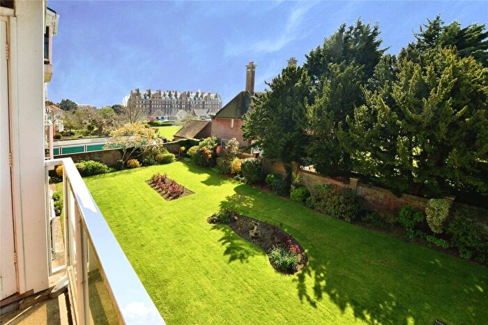 2 Bedroom Flat For Sale In Dixwell Road, Folkestone, Kent, CT20