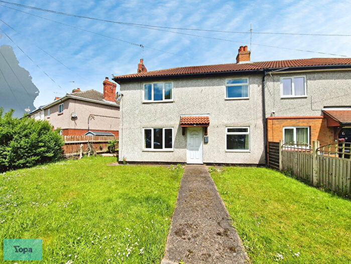 4 Bedroom Semi-Detached House For Sale In Church Road, Stainforth, Doncaster, DN7