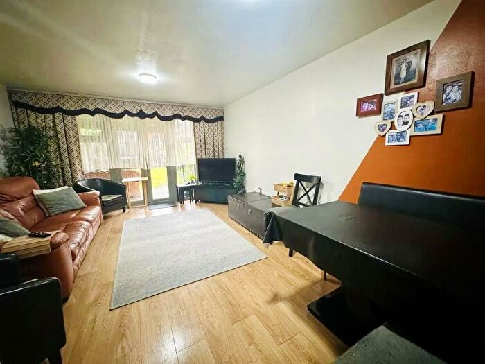 4 Bedroom Terraced House To Rent In Keepers Gate, Birmingham, B37