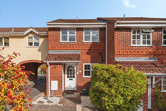 2 Bedroom Terraced House To Rent In Barnett Lane, Lightwater, Surrey, GU18