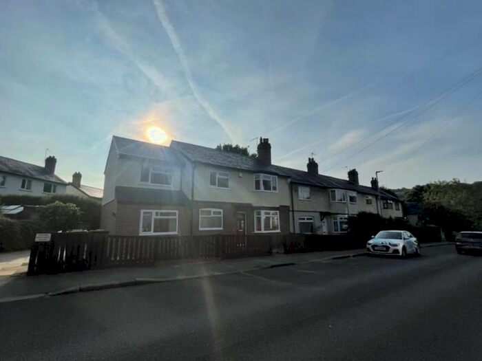 4 Bedroom End Of Terrace House To Rent In Bentley Lane, Meanwood, Leeds, LS6