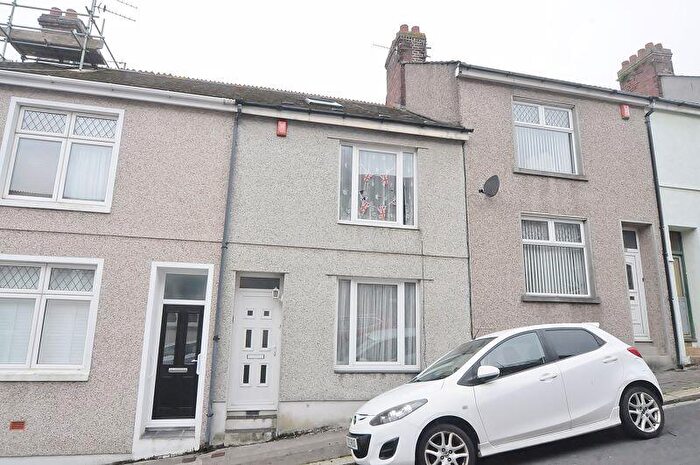 3 Bedroom Terraced House For Sale In Northumberland Street, Plymouth. A Bedroom Property With Garage And Garden., PL5