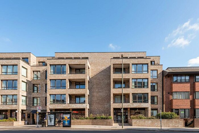 2 Bedroom Flat To Rent In Oakleigh Road North, North Finchley, London, N20