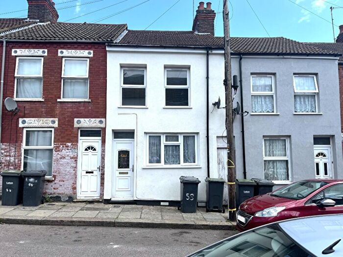 2 Bedroom Terraced House To Rent In Warwick Road West, Luton, Bedfordshire, LU4