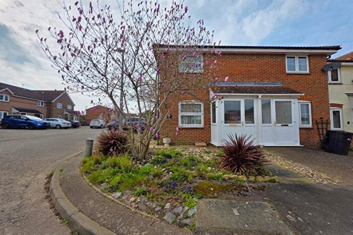 2 Bedroom End Of Terrace House For Sale In Farthing Close, Braintree, CM7