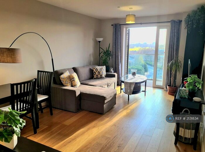 2 Bedroom Flat To Rent In Pepys Court, London, SE18