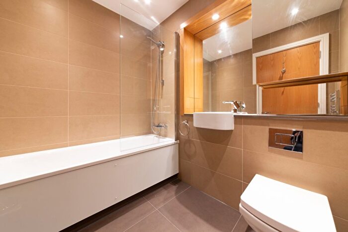 2 Bedroom Flat For Sale In Sovereign Tower, Emily Street, Canning Town, E16