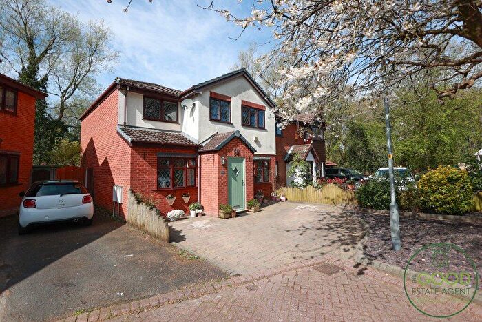 4 Bedroom Semi-Detached House For Sale In Barnacre Close, Preston, PR2