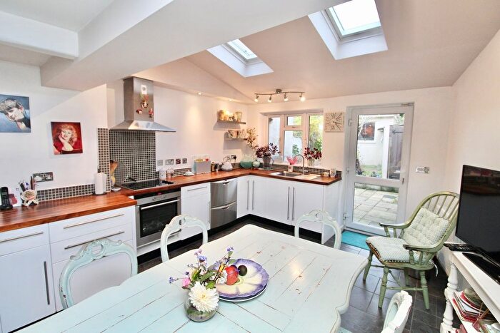 3 Bedroom Detached House For Sale In Bashley Cross Road, New Milton, BH25