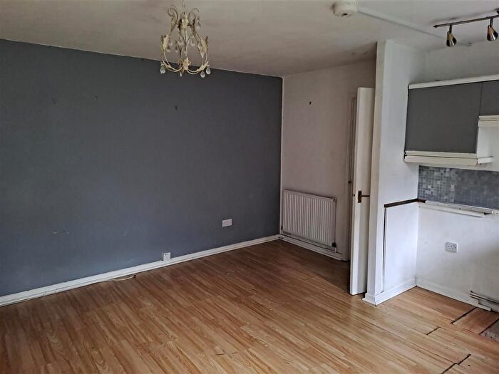 1 Bedroom Flat For Sale In Pickwick Court, Shifnal And Parking Spaces, TF11