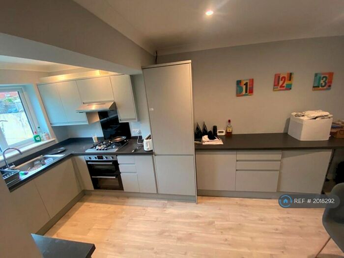 4 Bedroom Semi-Detached House To Rent In Willow Way, Guildford, GU1