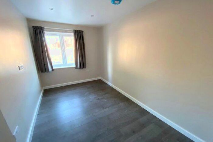 3 Bedroom Flat To Rent In Block E Danelaw Court, Hinckley LE10