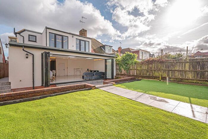 5 Bedroom Semi-Detached House For Sale In Purley Avenue, Cricklewood, London, NW2