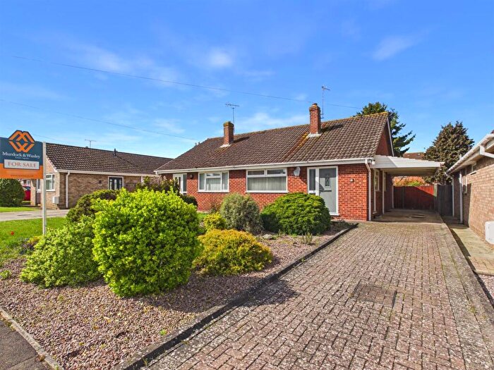 2 Bedroom Semi-Detached Bungalow For Sale In Montfort Road, Longlevens, Gloucester, GL2